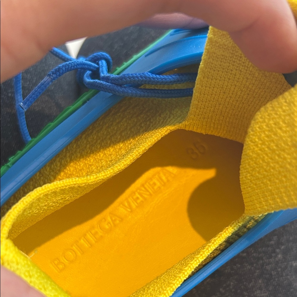 NEW 🆕 Bottega Veneta Climber 10mm Vibrant Blue and Green Rubber Sneakers size 35 - Picture 11 of 11